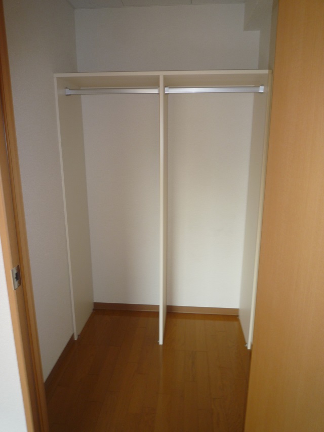 �n�C�o���[�U