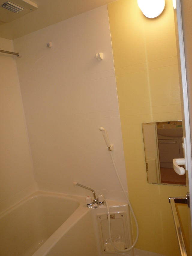 �n�C�o���[�U