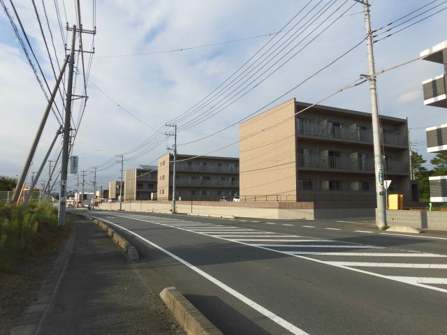 �n�C�o���[�V C